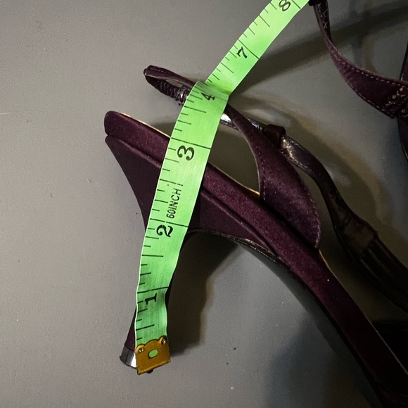 Vintage The Touch of Nina Kitten Heels - Picture 10 of 11